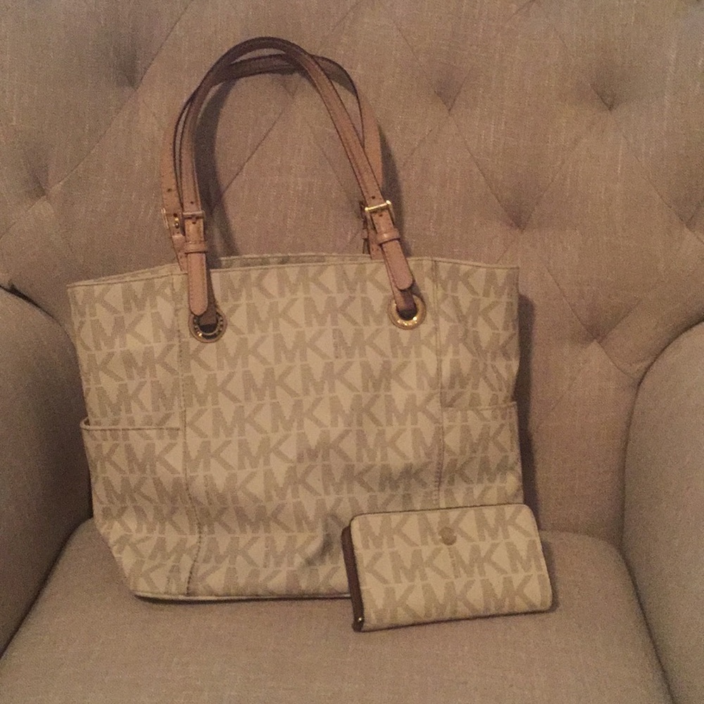 💗Michael Kors Purse & Wallet💗